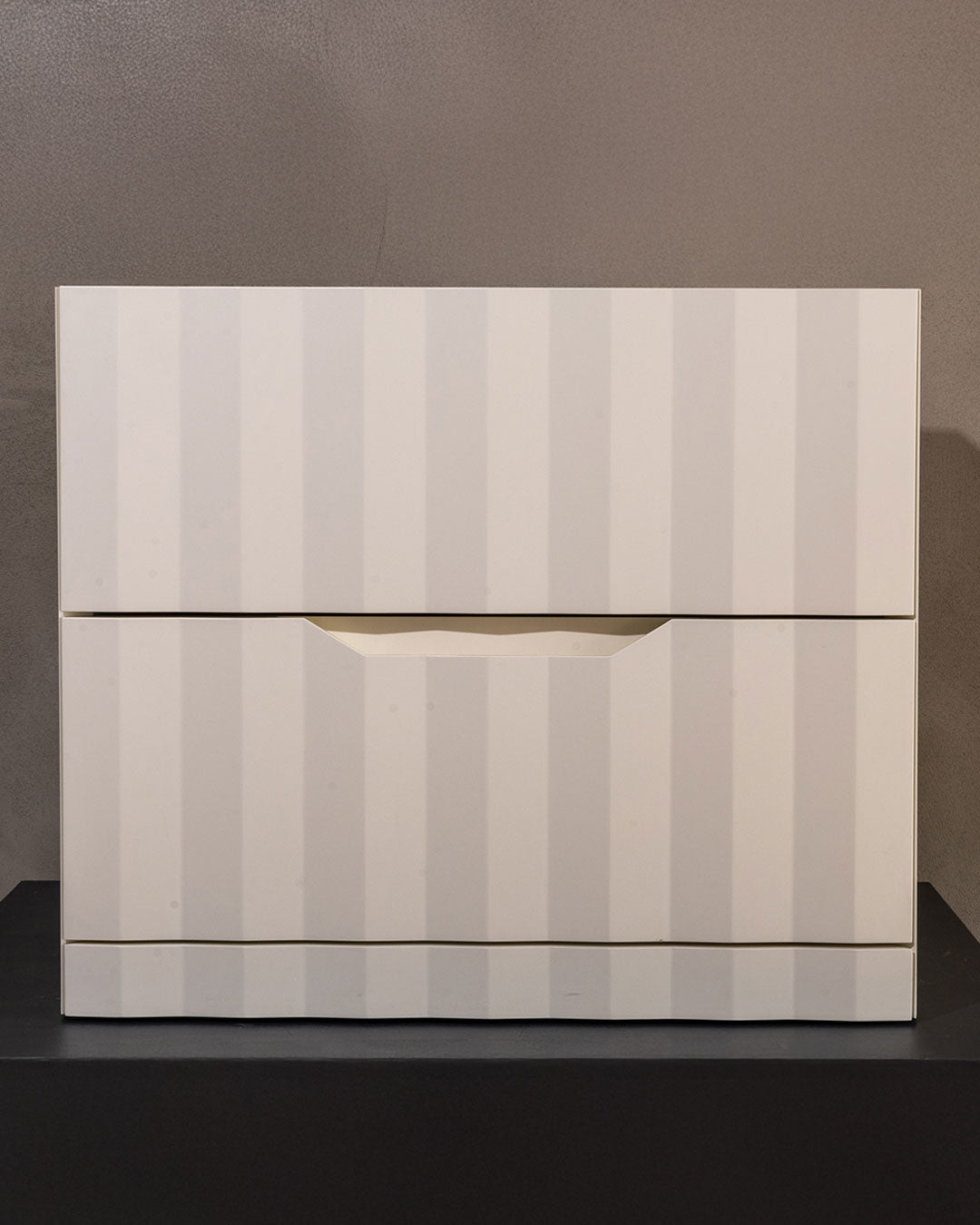 Two-drawer bedside table, Hug model - Masterpiece