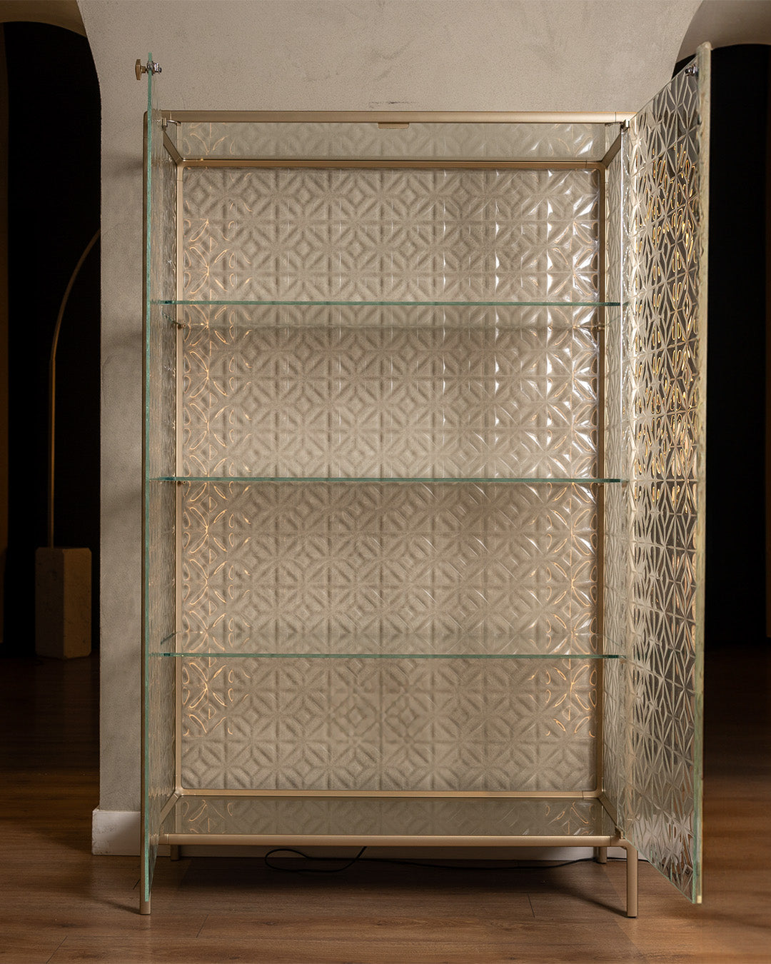 Echo-Fiam three-shelf display cabinet