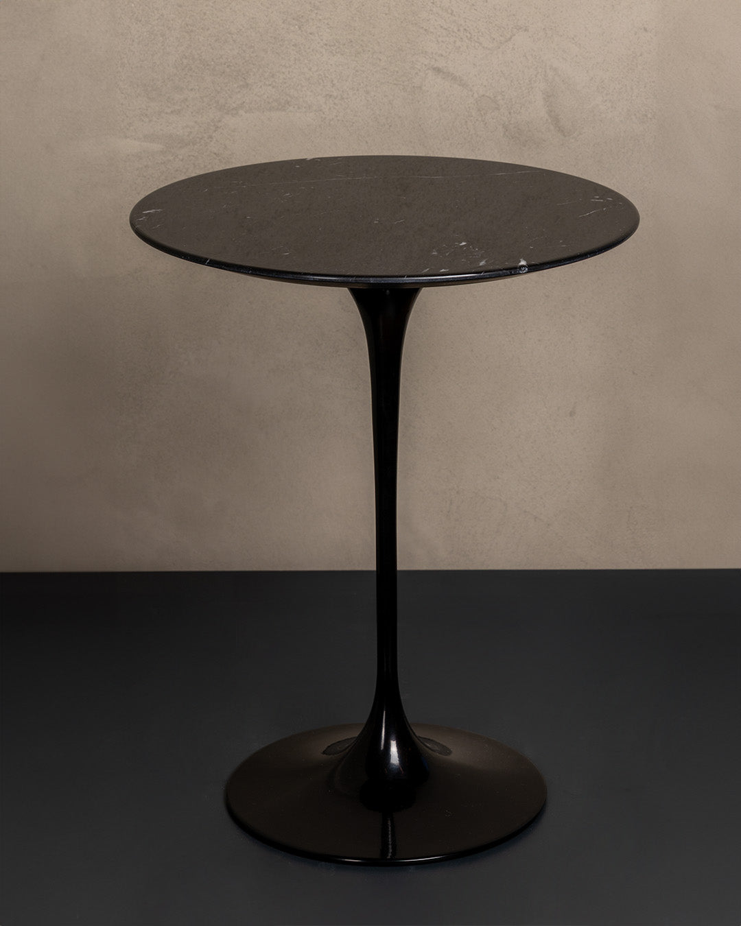 Knoll Saarinen Tulip Coffee Table Marquinia Black