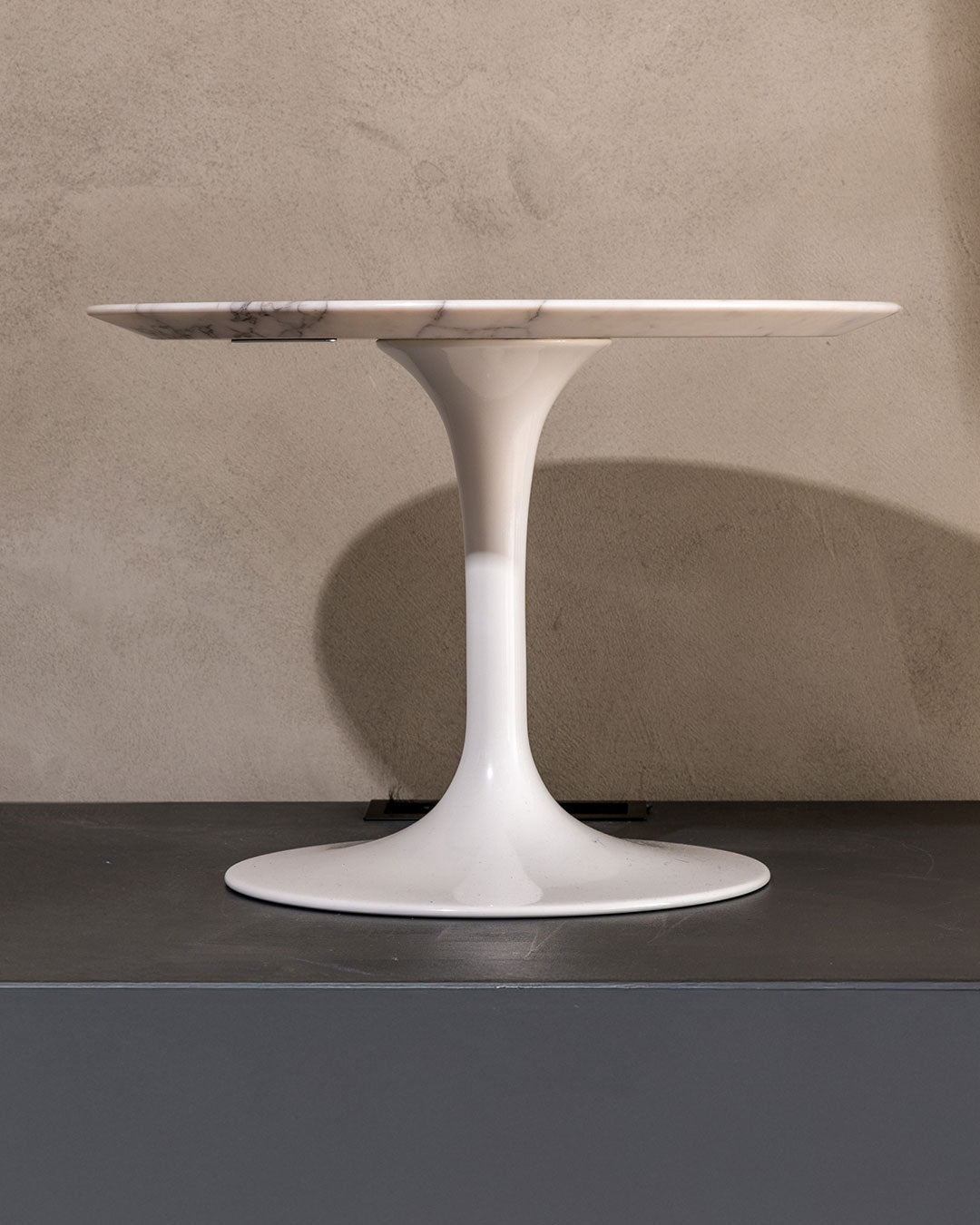 Saarinen Tulip Coffee Table with Marble Top, Knoll Model