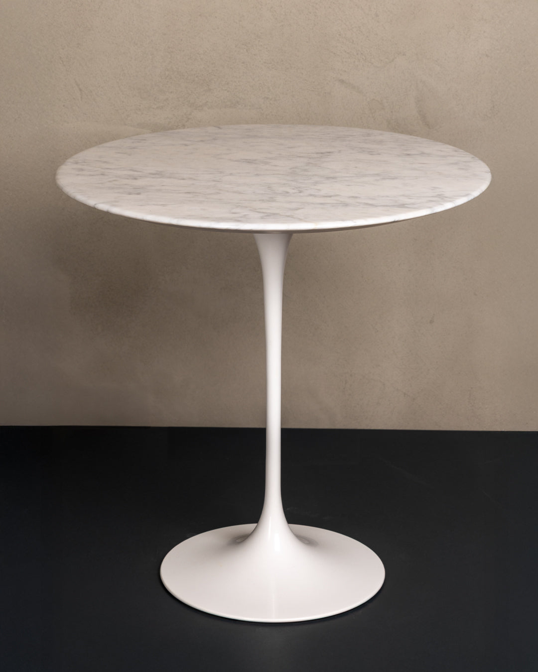 Knoll Statuarietto White Coffee Table