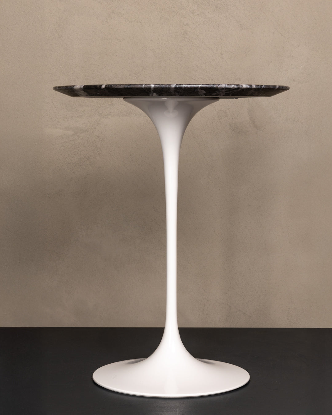 Knoll Tulip Saarinen coffee table with white base and carnic grey