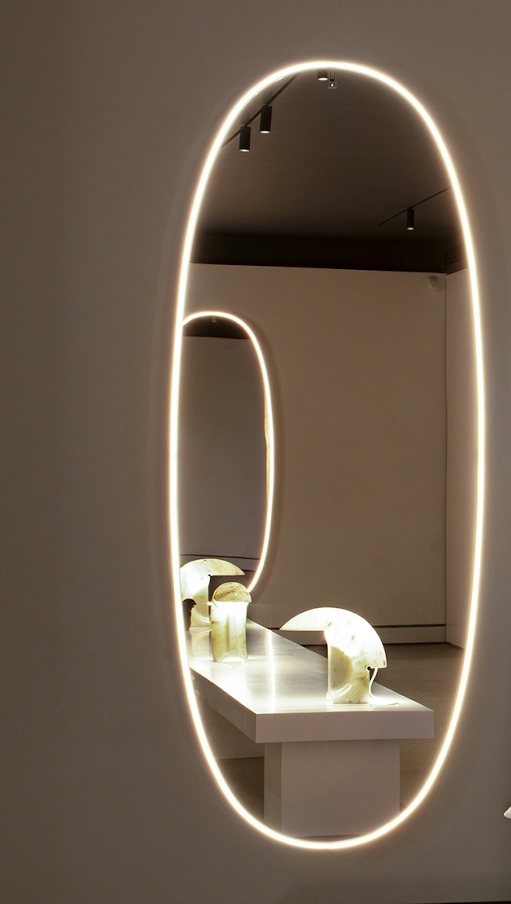 La Plus Belle -Designed by Philippe Starck, 2019-Flos Cornice oro