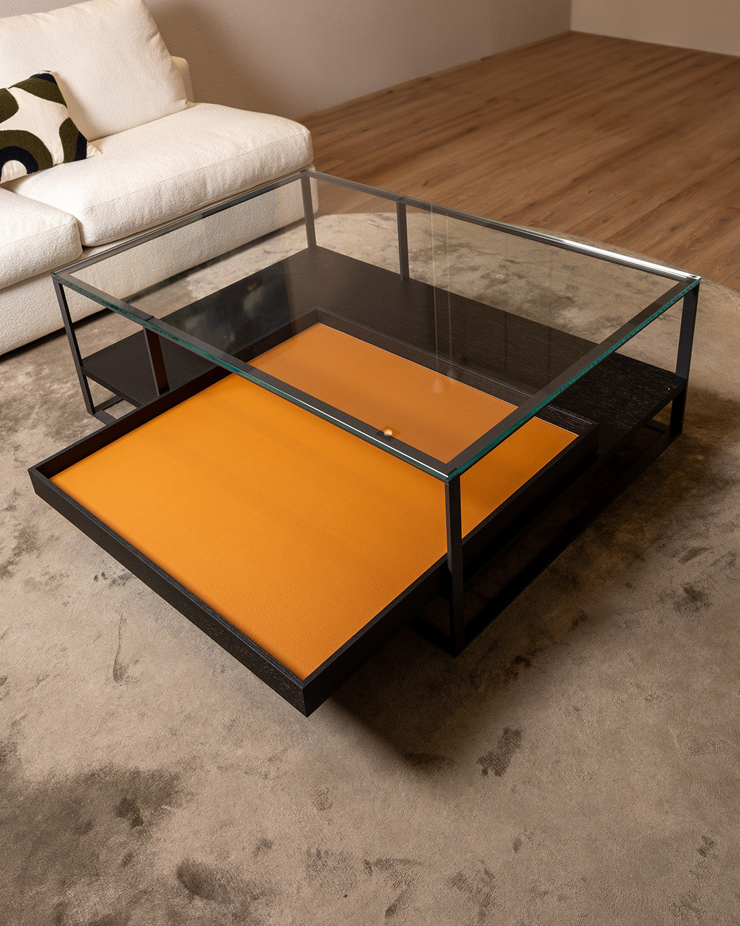 Round glass and metal coffee table, Lythos model, Maxalto